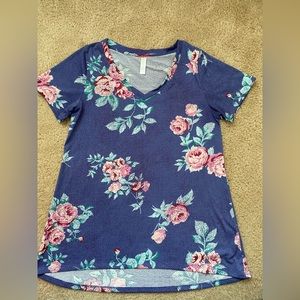 LuLaRoe Iris top, size M, purple floral